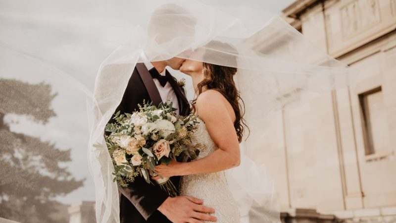 Bukiet ślubny eustoma, inspiracje i wiązanka na ślub
